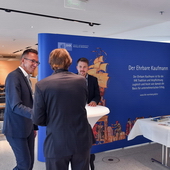 Feel-Photo HOCHWERTIGE PORTRAIT-, BUSINESS- & EVENTFOTOGRAFIE AUS EINER HAND! 003