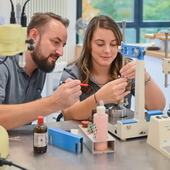 Feel-Photo HOCHWERTIGE PORTRAIT-, BUSINESS- & EVENTFOTOGRAFIE AUS EINER HAND! 007