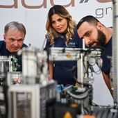 Feel-Photo HOCHWERTIGE PORTRAIT-, BUSINESS- & EVENTFOTOGRAFIE AUS EINER HAND! 060