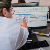 Feel-Photo HOCHWERTIGE PORTRAIT-, BUSINESS- & EVENTFOTOGRAFIE AUS EINER HAND! 075