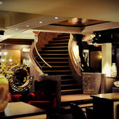 Feel-Photo HOCHWERTIGE PORTRAIT-, BUSINESS- & EVENTFOTOGRAFIE AUS EINER HAND! 051