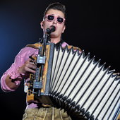 Feel-Photo HOCHWERTIGE PORTRAIT-, BUSINESS- & EVENTFOTOGRAFIE AUS EINER HAND! 009